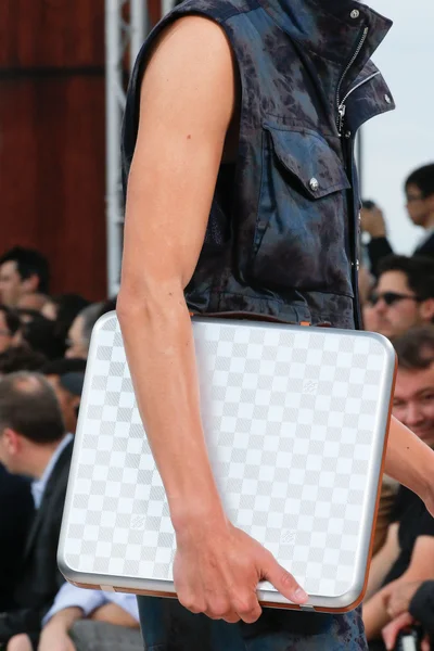Look 72